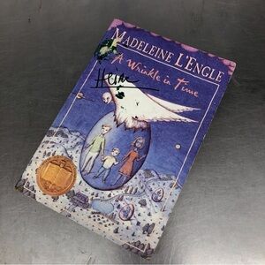 Vintage A Wrinkle in Time by: Madeleine L'Engle, paperback book